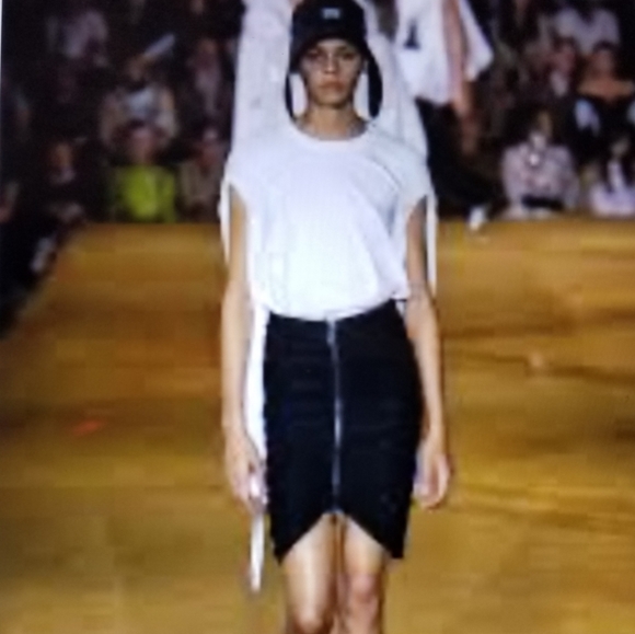 Tom Ford Dresses & Skirts - TOM  FORD RUNWAY! ruched back zipper double face gathered skirt.